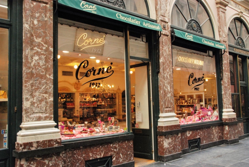 chocolaterie-NICE-min_chocolate_chocolaterie_shop_luxury_chic_gallery_brussels_belgium-558146